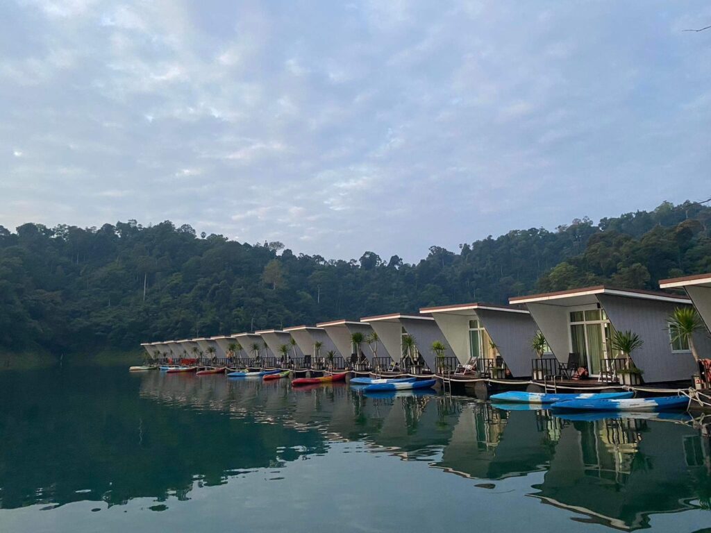 Khao Sok Jungle & Lake 3 Day 2 Night (Deluxe Aircondition Raft House)